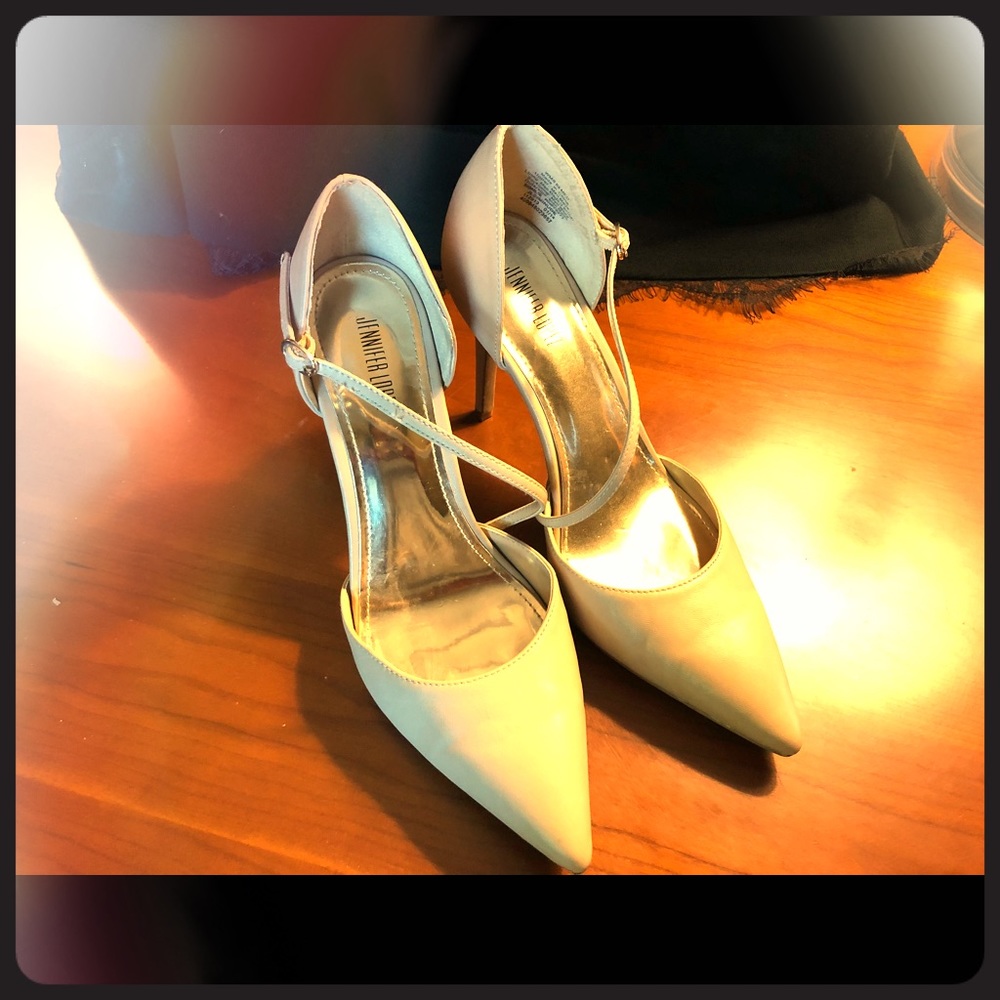 Jennifer Lopez heels size 8
